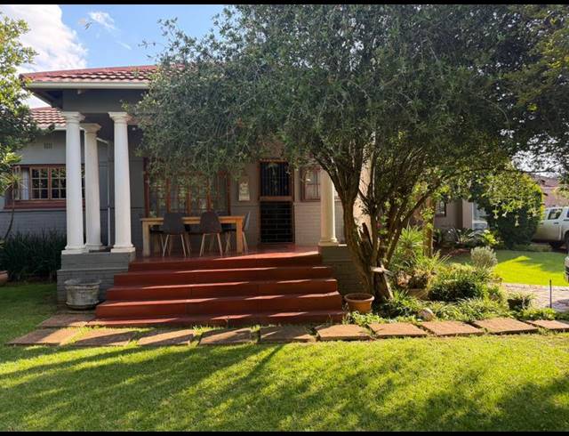 3 BEDROOM HOUSE FOR SALE IN SELECTION PARK